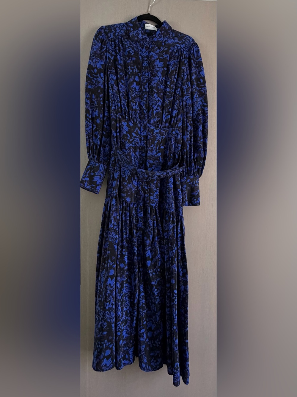 Rebecca Vallance Black and Blue Floral Long-Sleeve Midi Dress